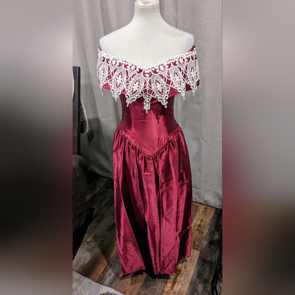 Vintage Burgundy off the shoulder dress with lace collar and corset bodice size6
